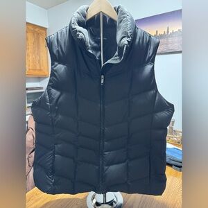 Lands' End Black Puffer Down Vest